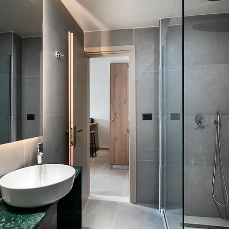 Loadstar & Διαμέρισμα *